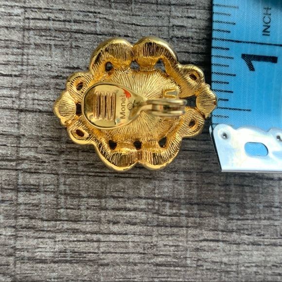 Vintage gold and silver clip on earrings - Picture 2 of 4